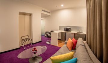 Hotel Fairway - Sri Lanka's First With Robot Technology 4*