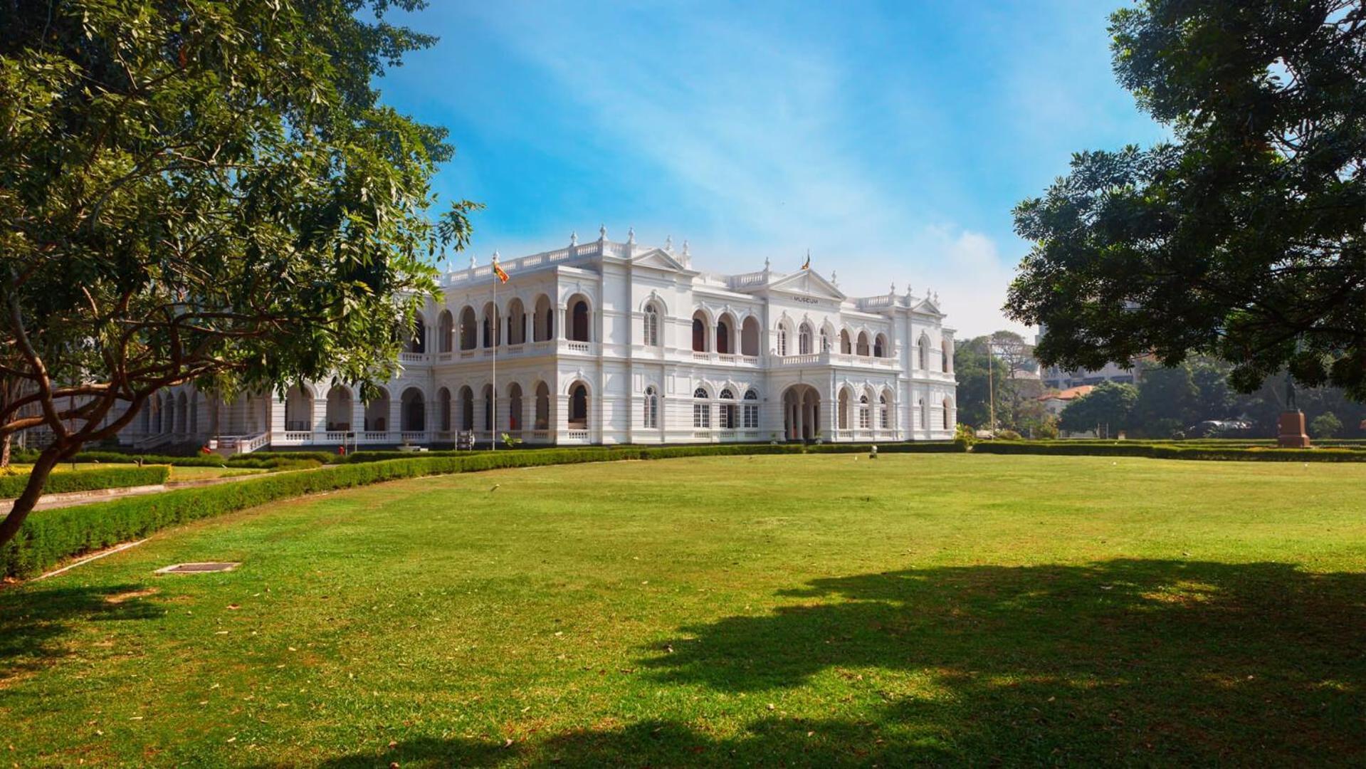 Отель Fairway - Sri Lanka's First With Robot Technology